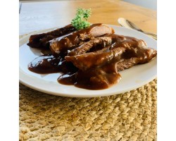 Catering Family Beef Slices with Gravy 550g €8.99